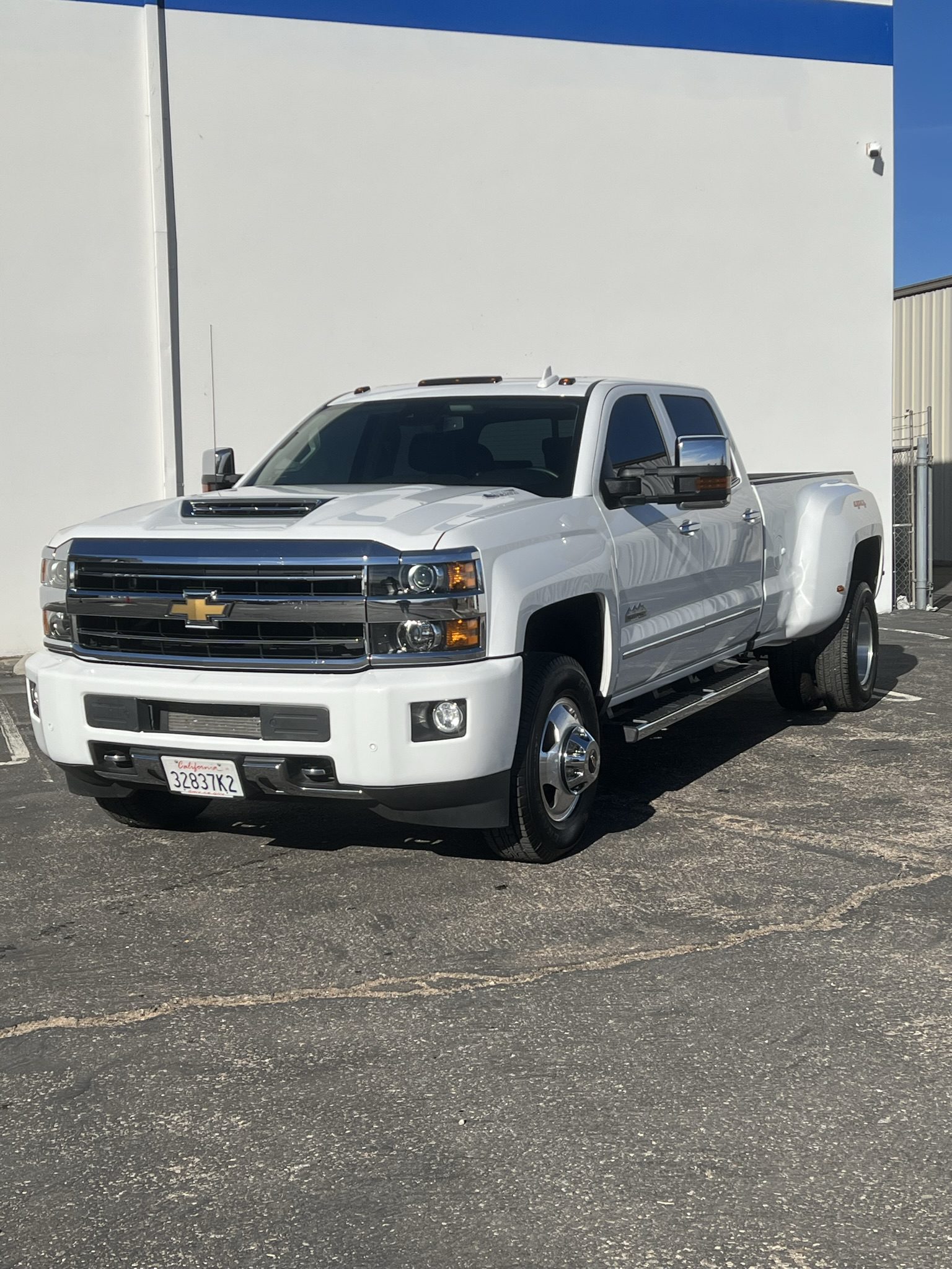 2018 Chevy 3500 HD High Country (DRW)