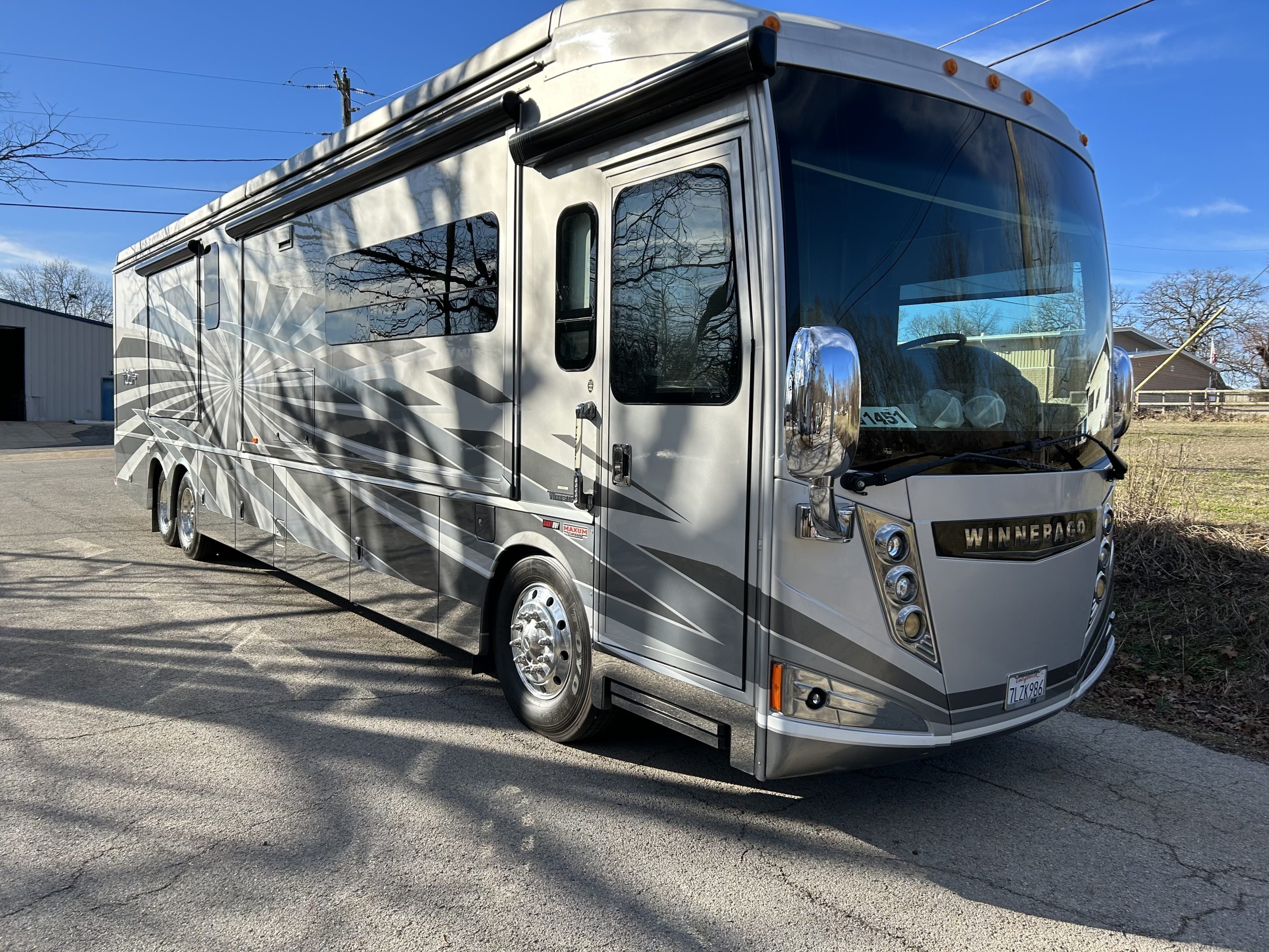 2016 winnebago grand tour