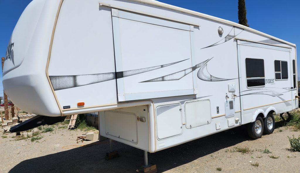 2003 Keystone Everest 312M Camping Trailer – Str8Up Toy Trader