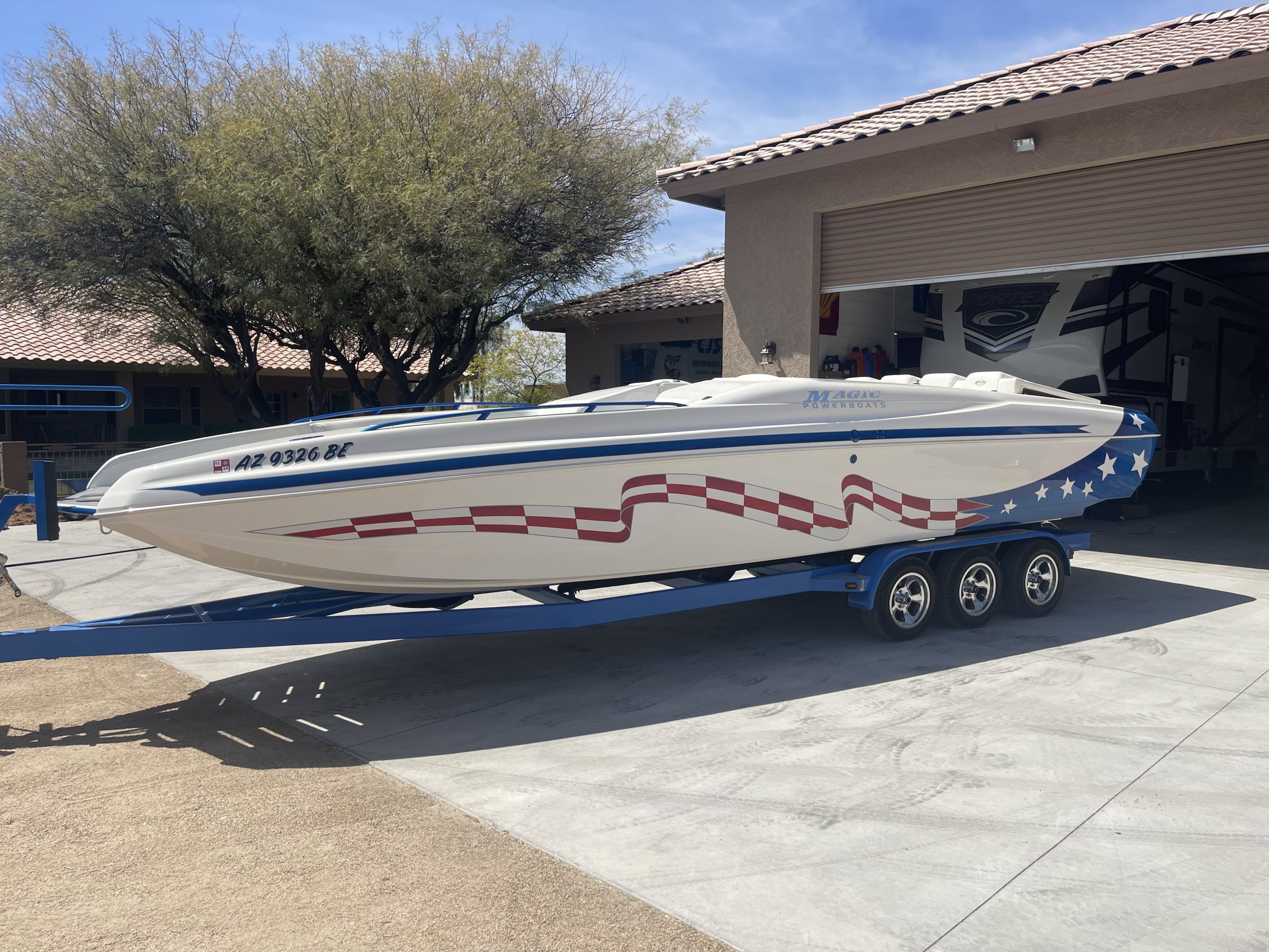2002 28’ Magic Deck Boat Str8Up Toy Trader