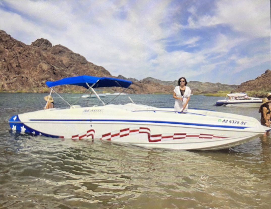 2002 28’ Magic Deck Boat Str8Up Toy Trader