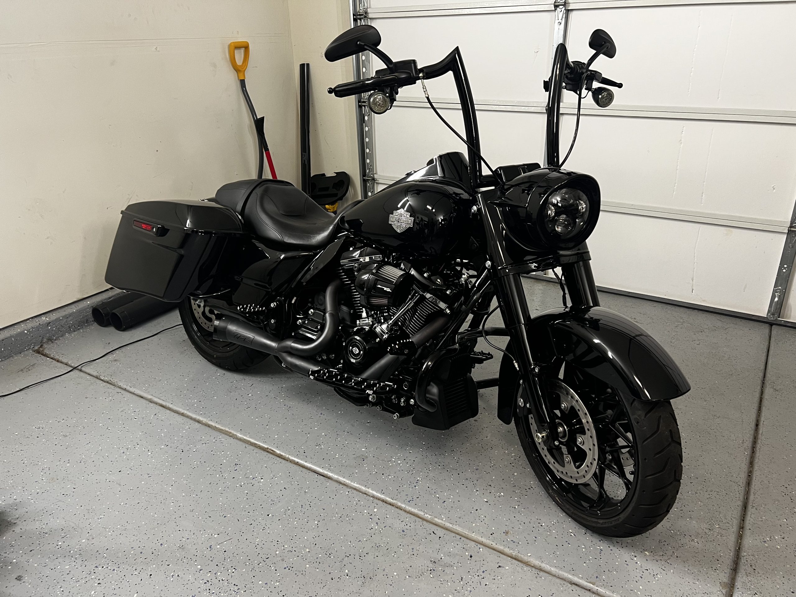 2022 Road King Special Custom – Str8Up Toy Trader