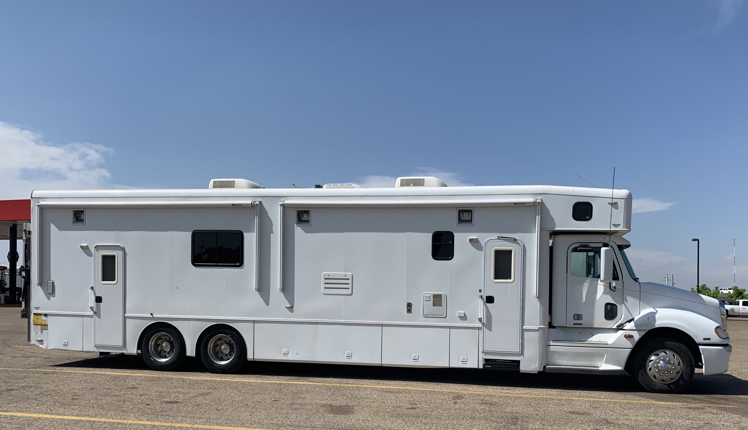 2005 Showhauler Garage Unit – Str8Up Toy Trader