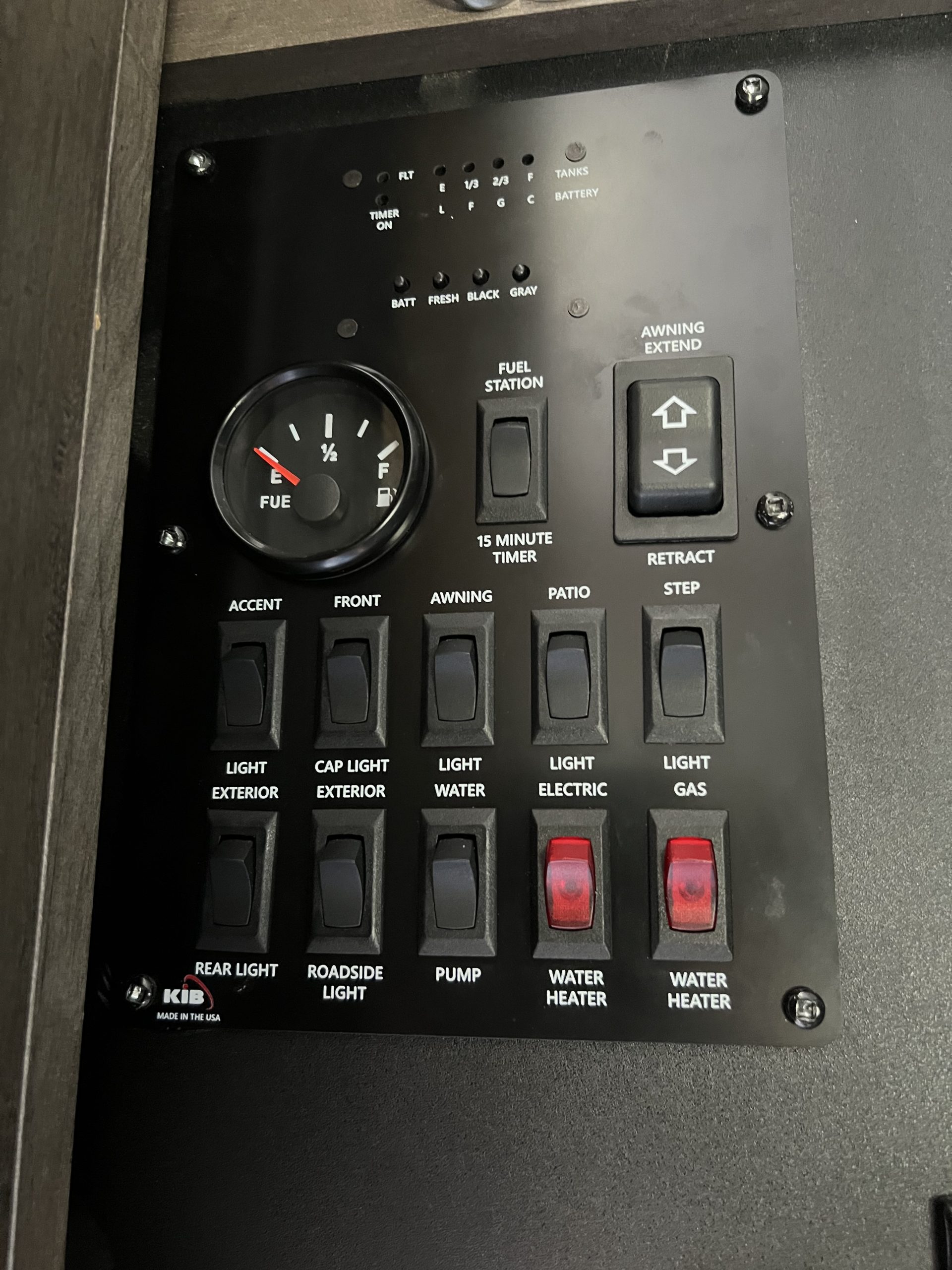 2020 Shockwave 5th wheel toyhauler Str8Up Toy Trader