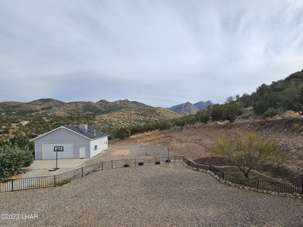 4340 E Ranch House Dr Kingman, AZ Str8Up Toy Trader