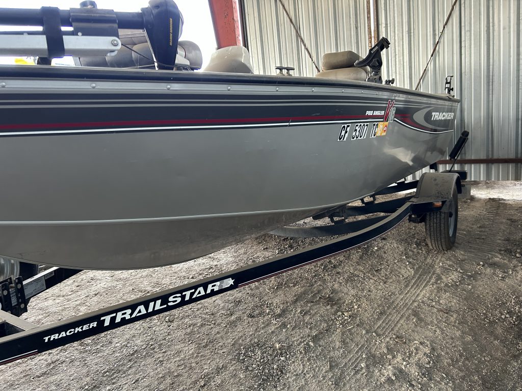 2003 Bass Tracker Pro V16 – Str8Up Toy Trader