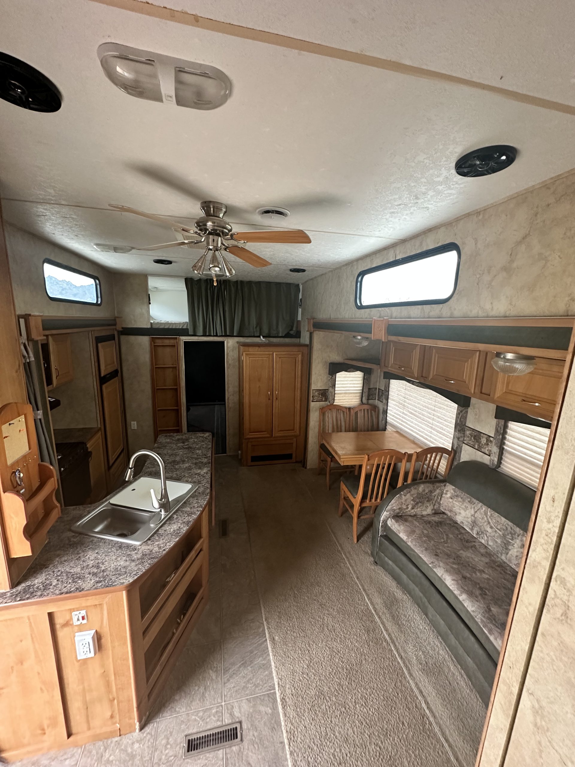 2007 Keystone Raptor 3712 Toyhauler – Str8Up Toy Trader