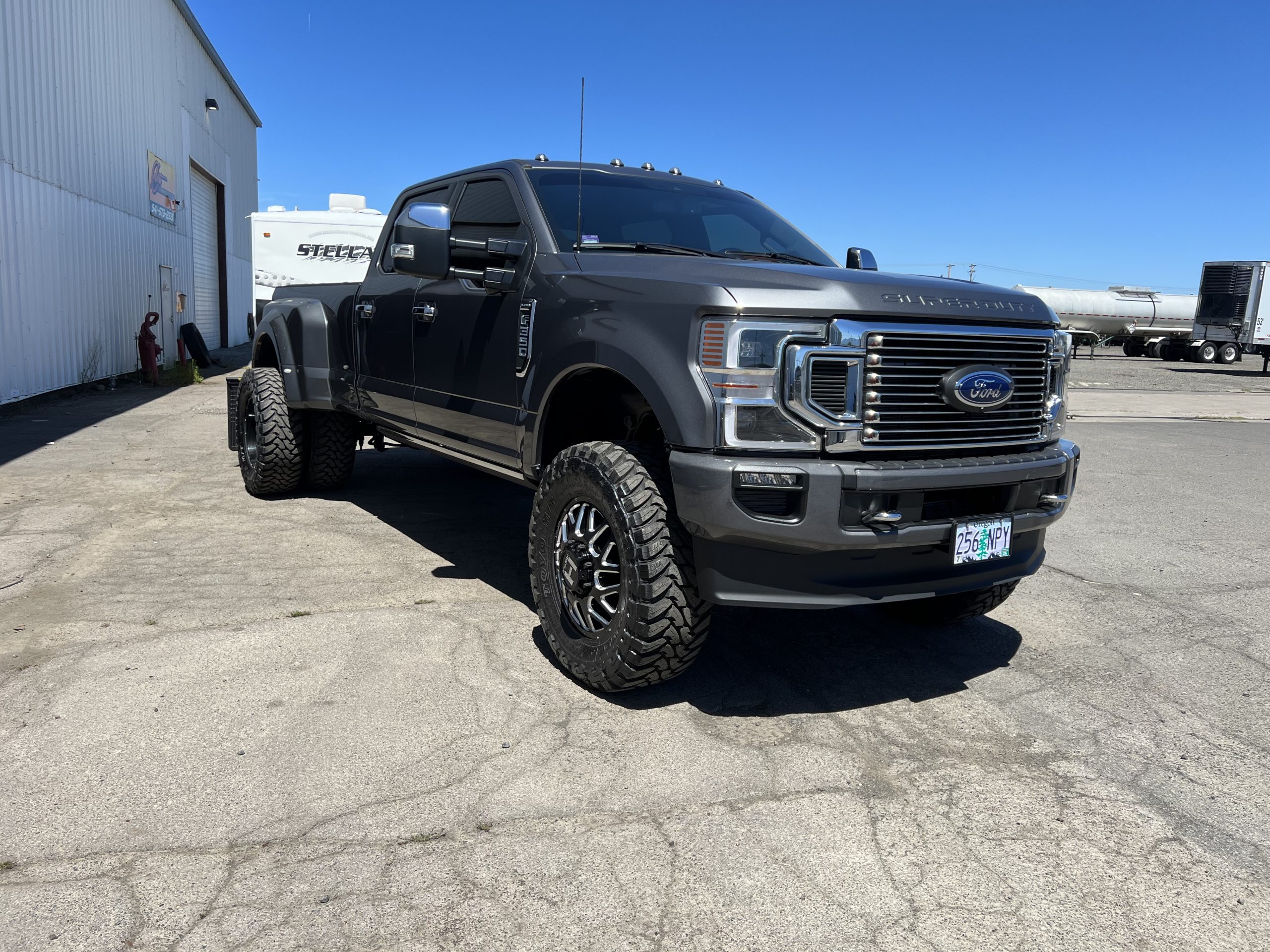 2022 Ford F350 Platinum Dually* – Str8Up Toy Trader