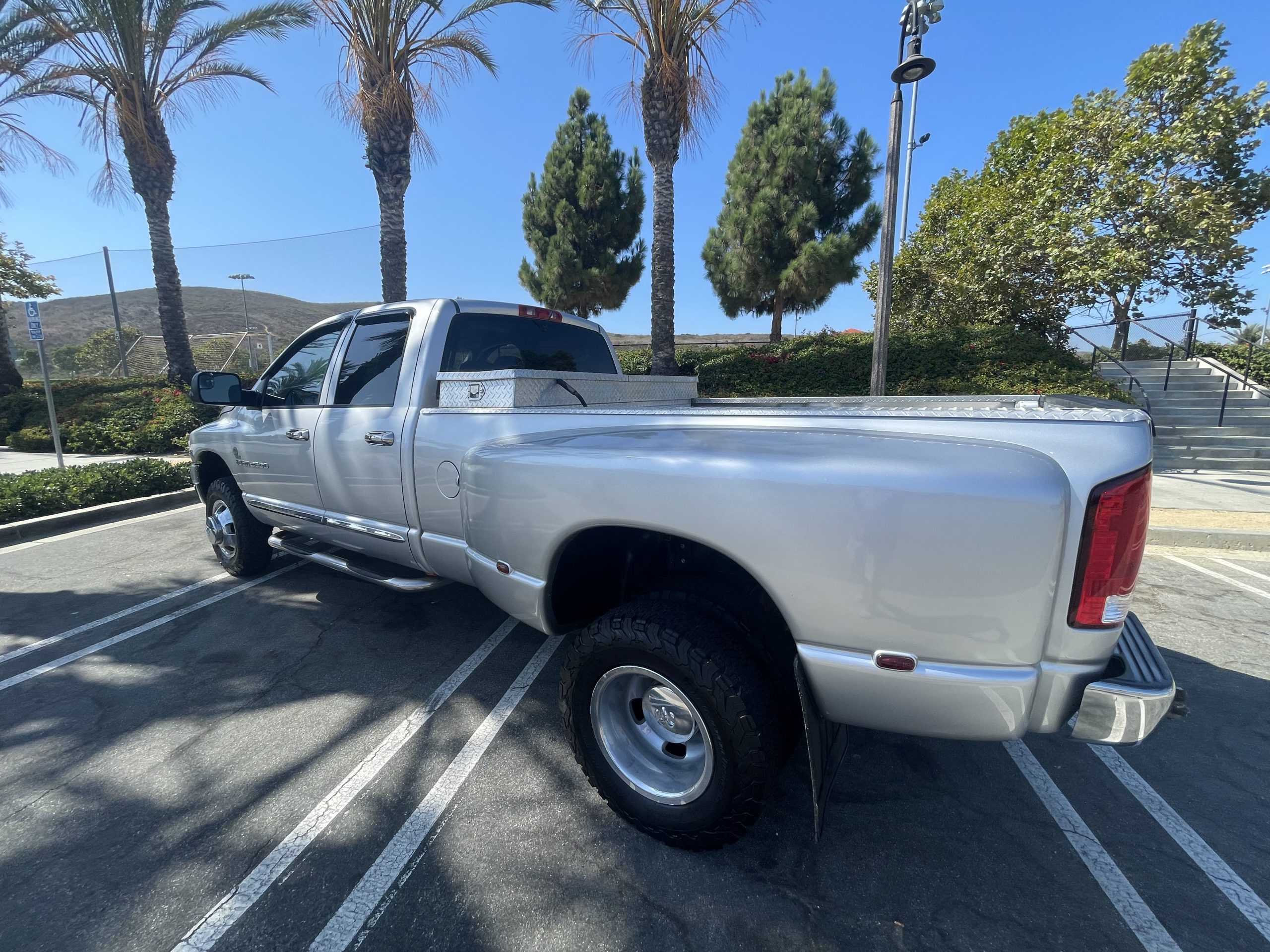 2004.5 DODGE RAM 3500 LARAMIE 4X4