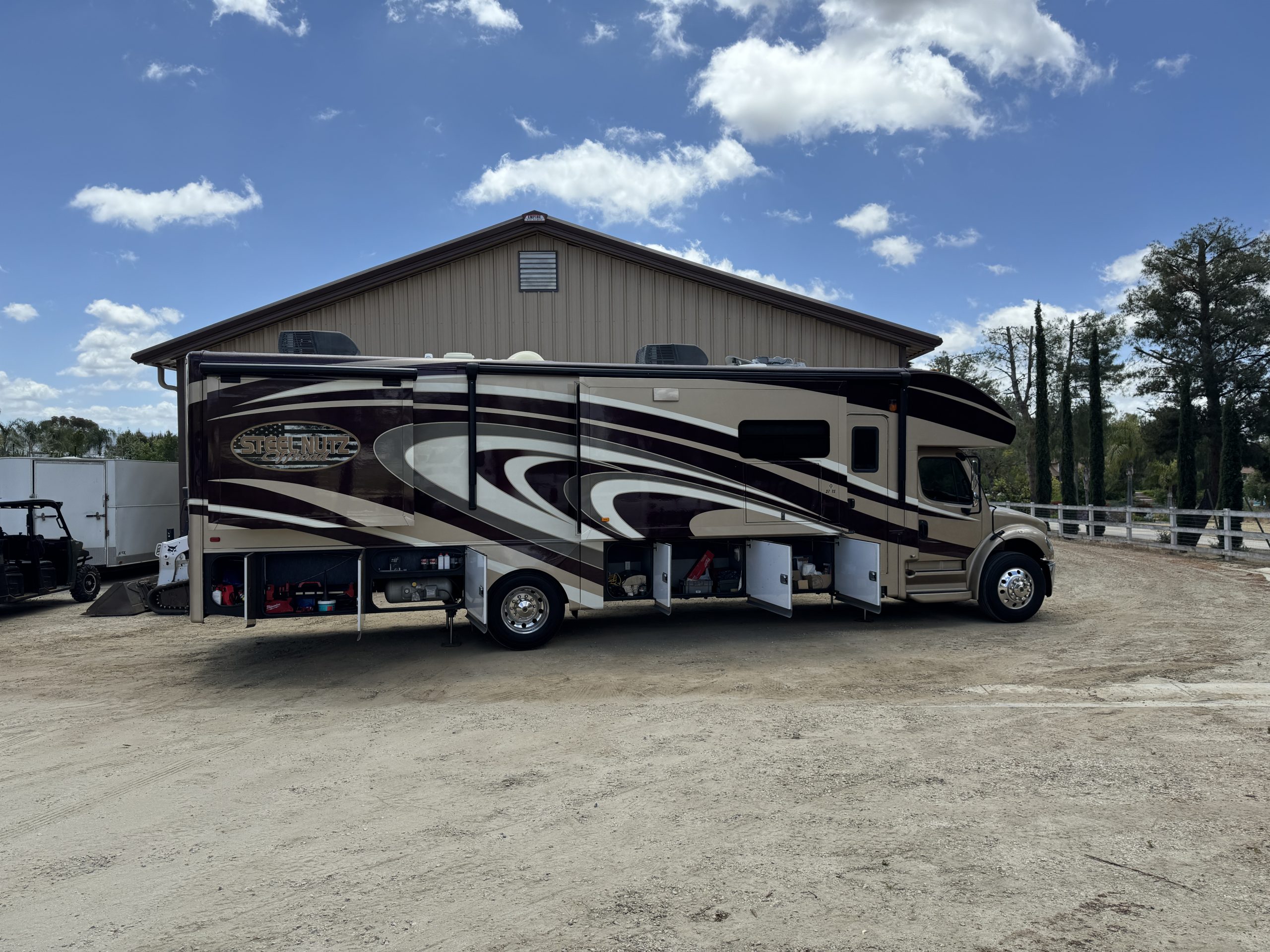 2014 Jayco Seneca 37TS Buisiness M2 Chassis’s