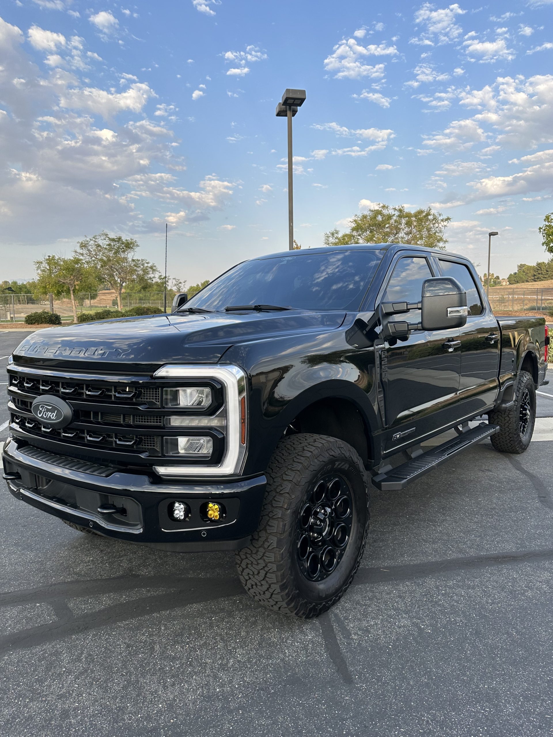 2024 F250 Lariat Ultimate Black Badge 3200 Miles