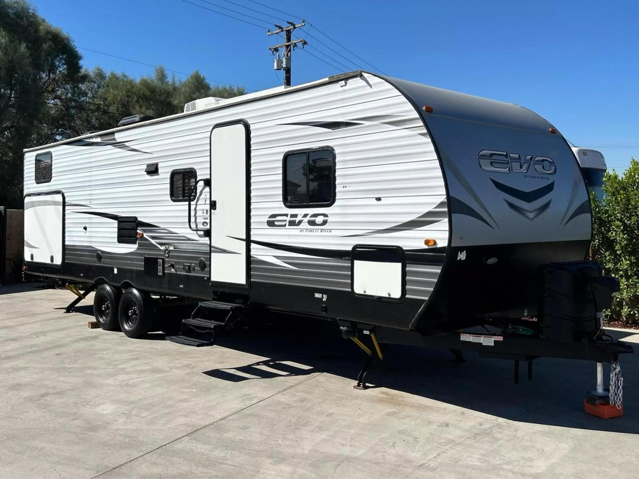 2020 FOREST RIVER EVO T2990