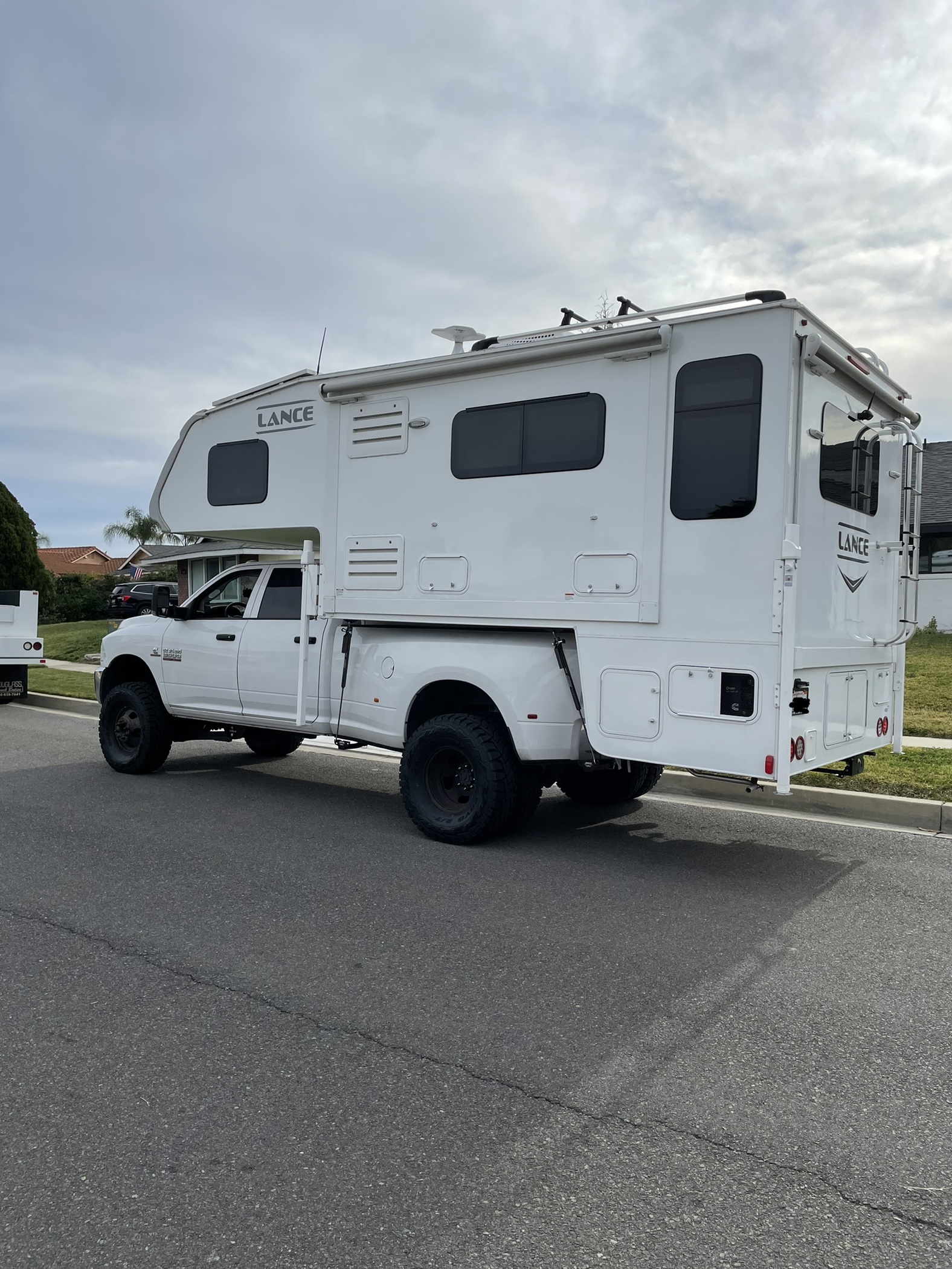 2021 Lance 1172 Armageddon Camper