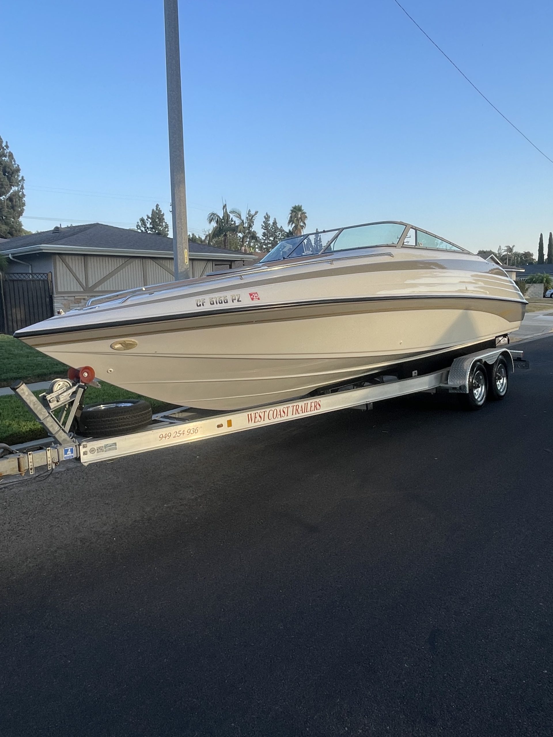 2000 Crownline 266