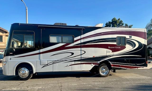 2012 WINNEBAGO SIGHTSEER 30A