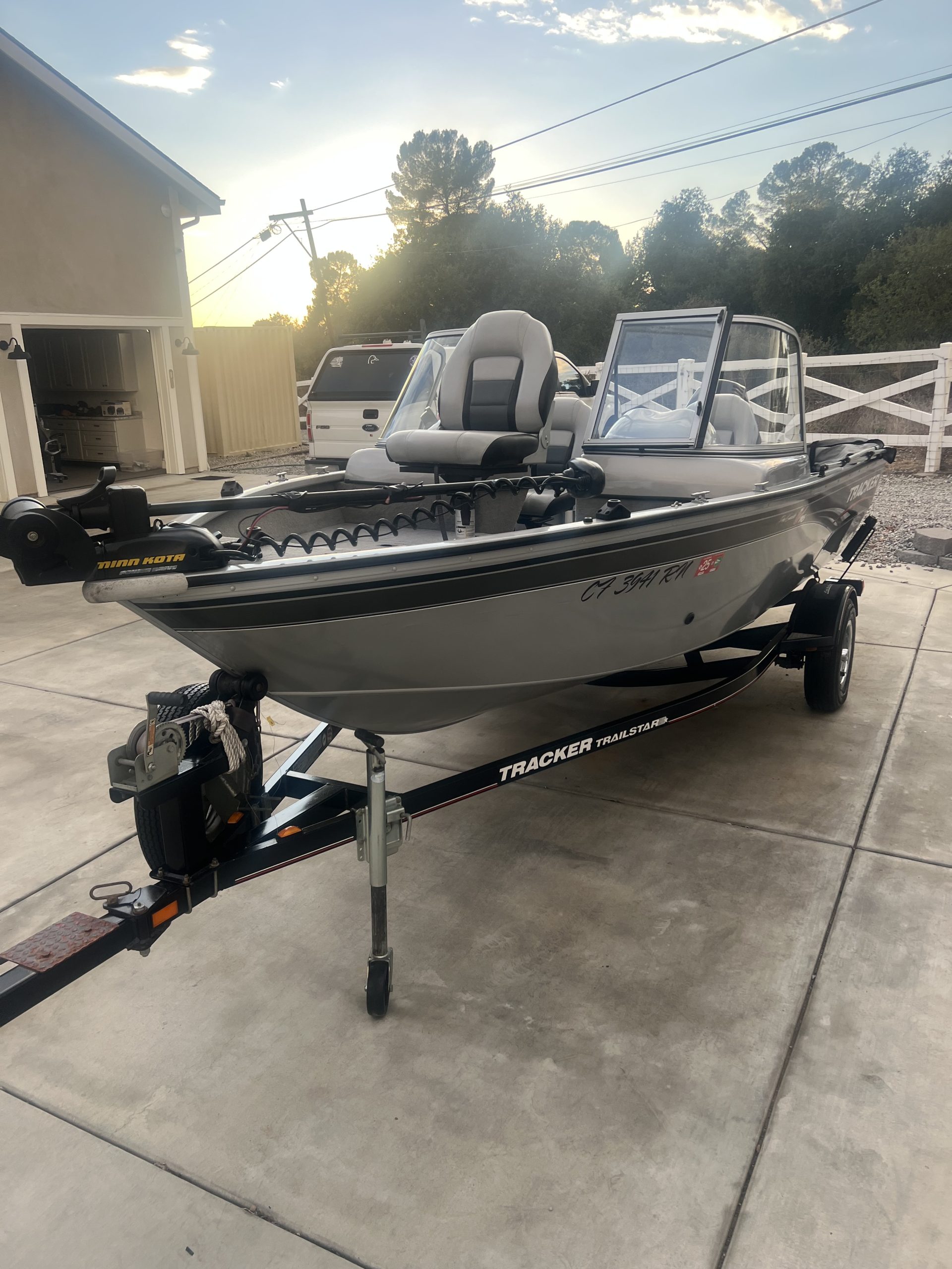 2008 Tracker Proglide V16