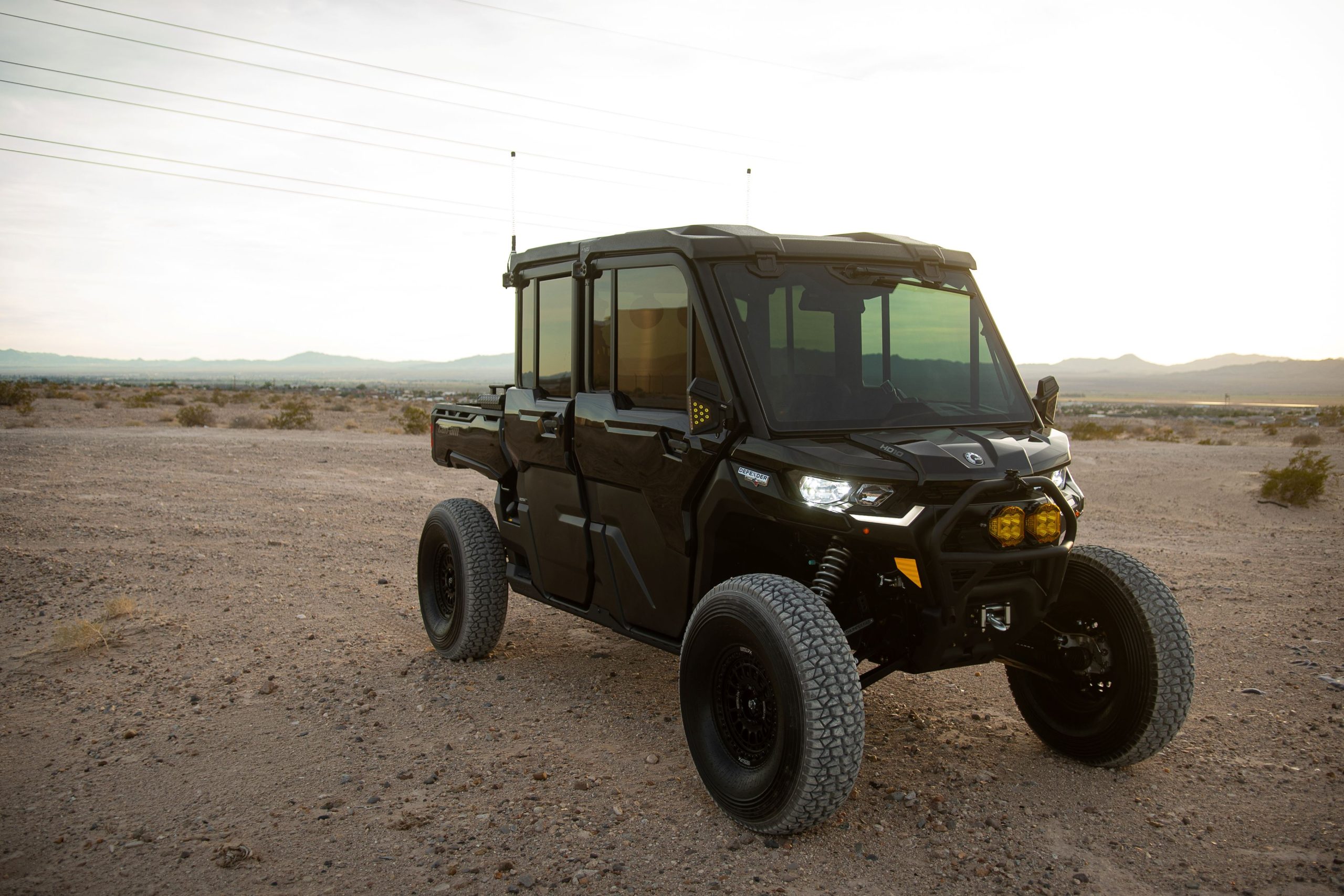 2023 Can-Am Defender HD10
