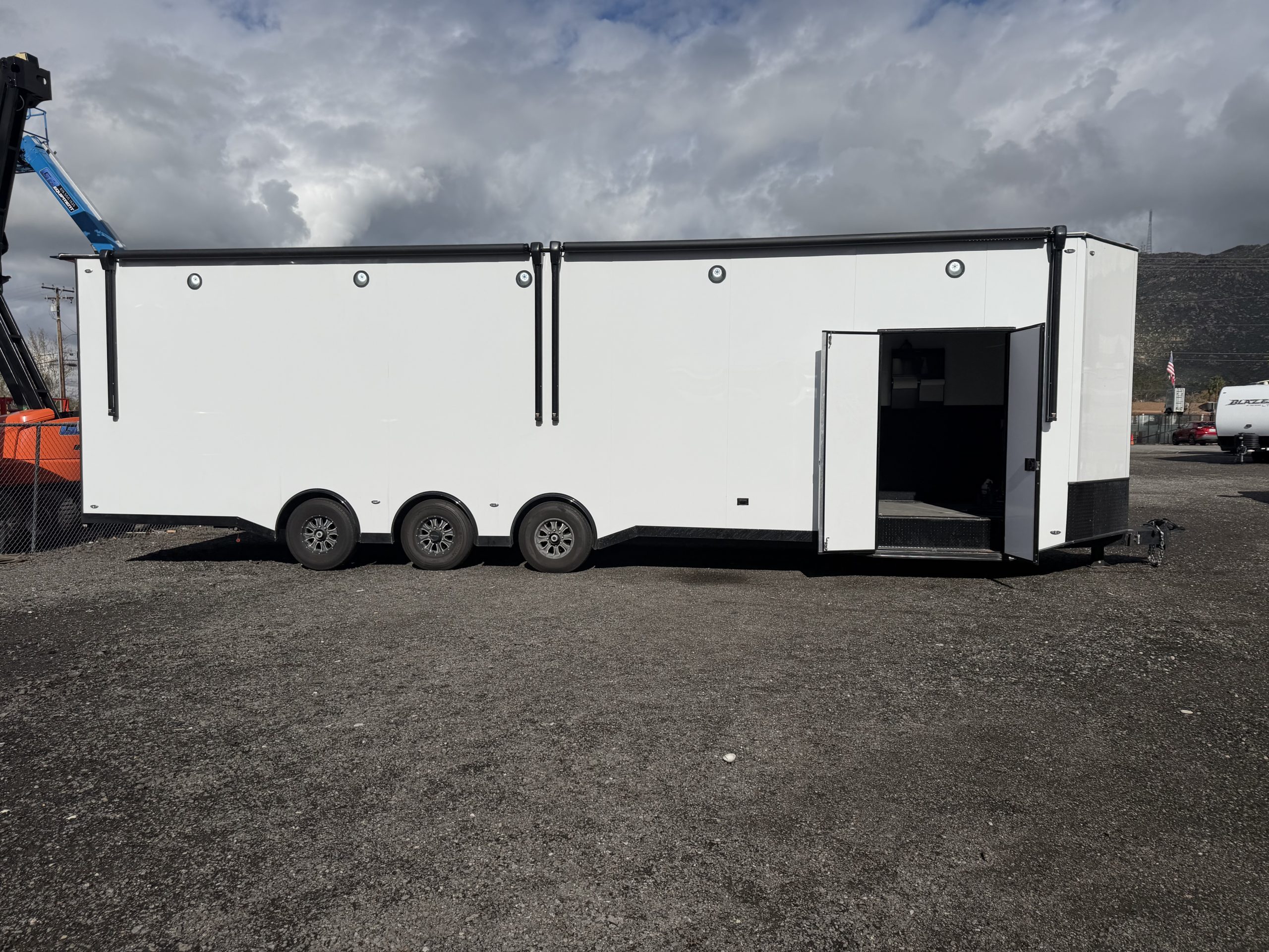 2025 King Race Trailer Wide Body Enclosed