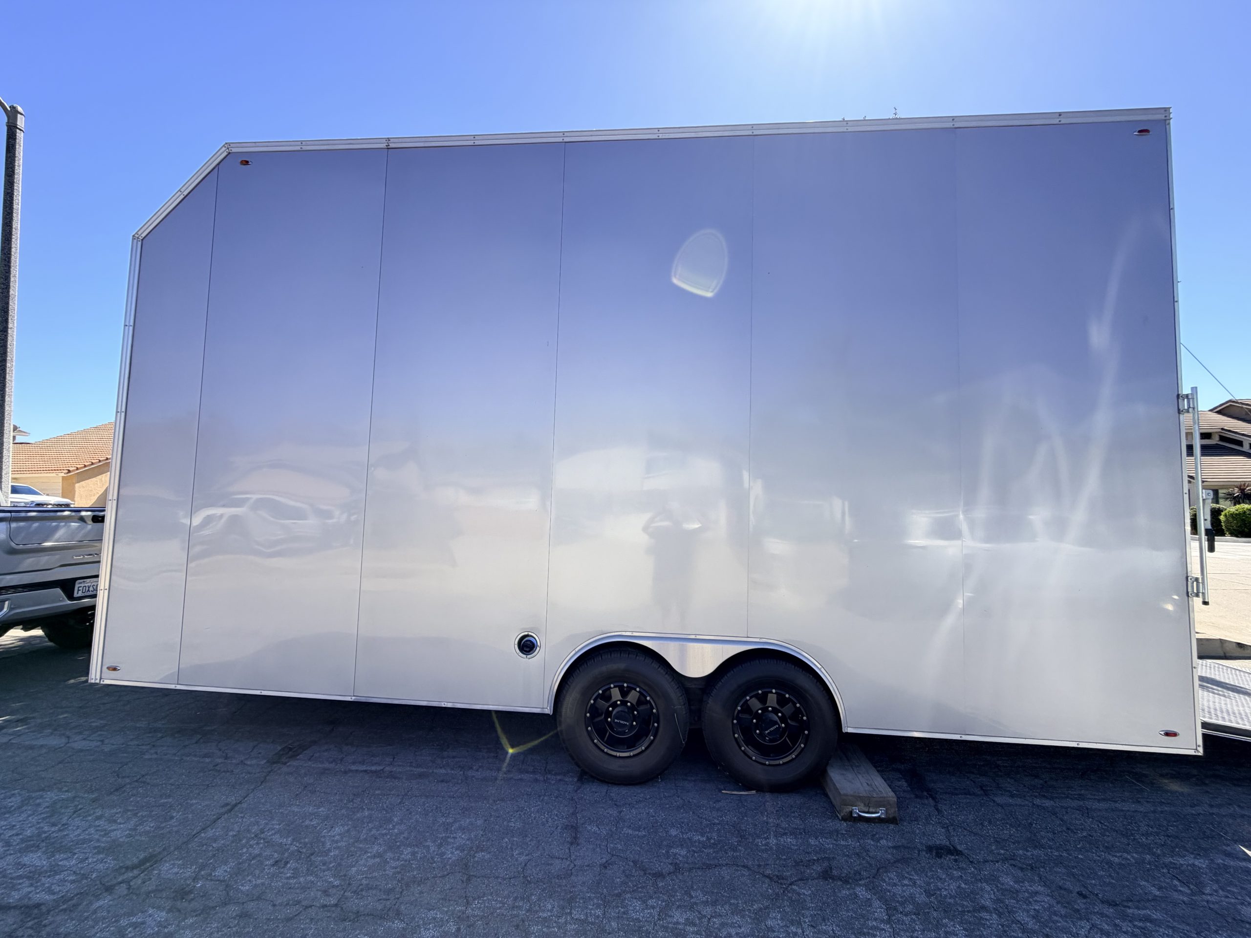 Santek 22′ Stacker*