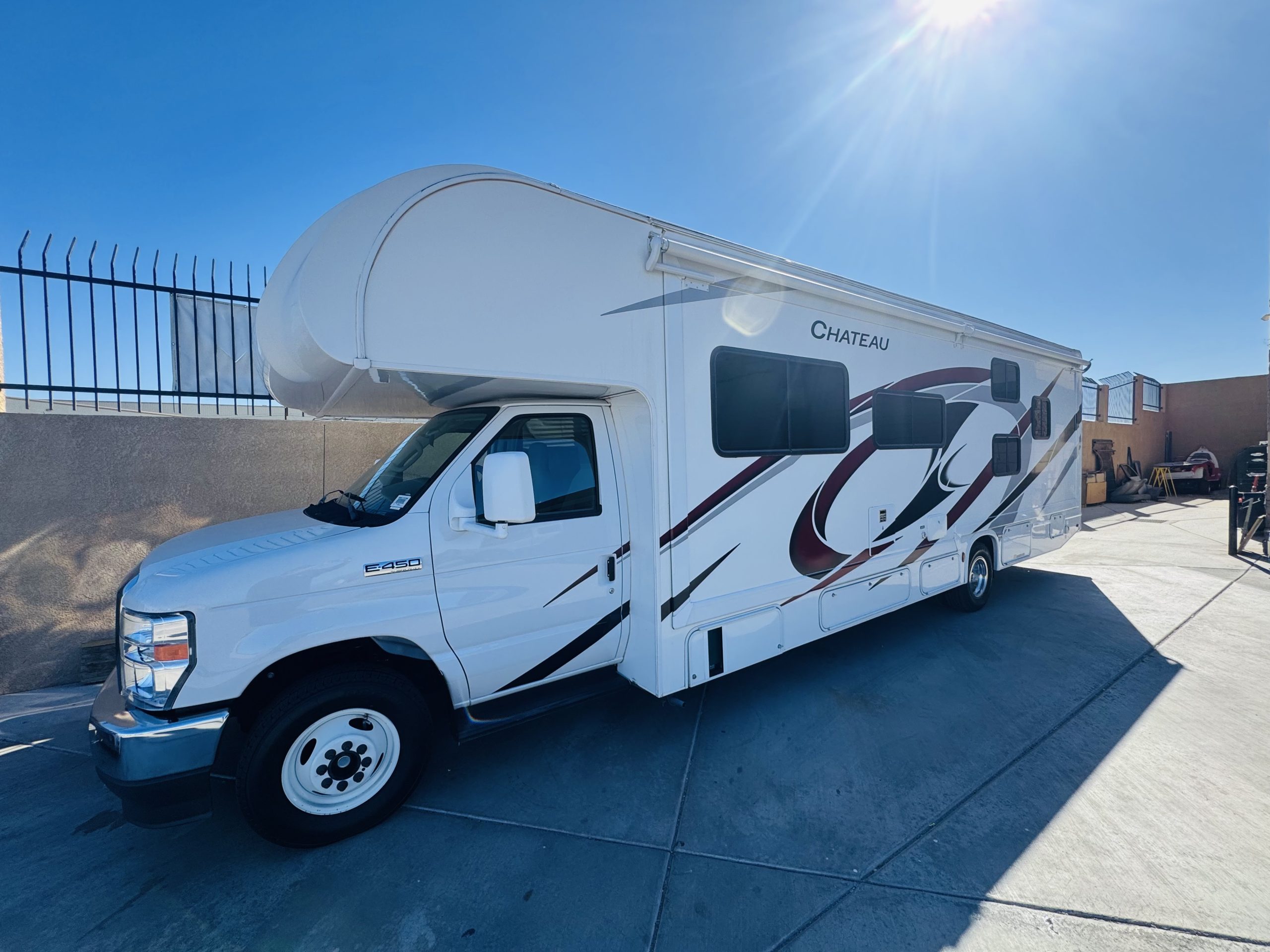 2022 Thor Chateau 31EV*