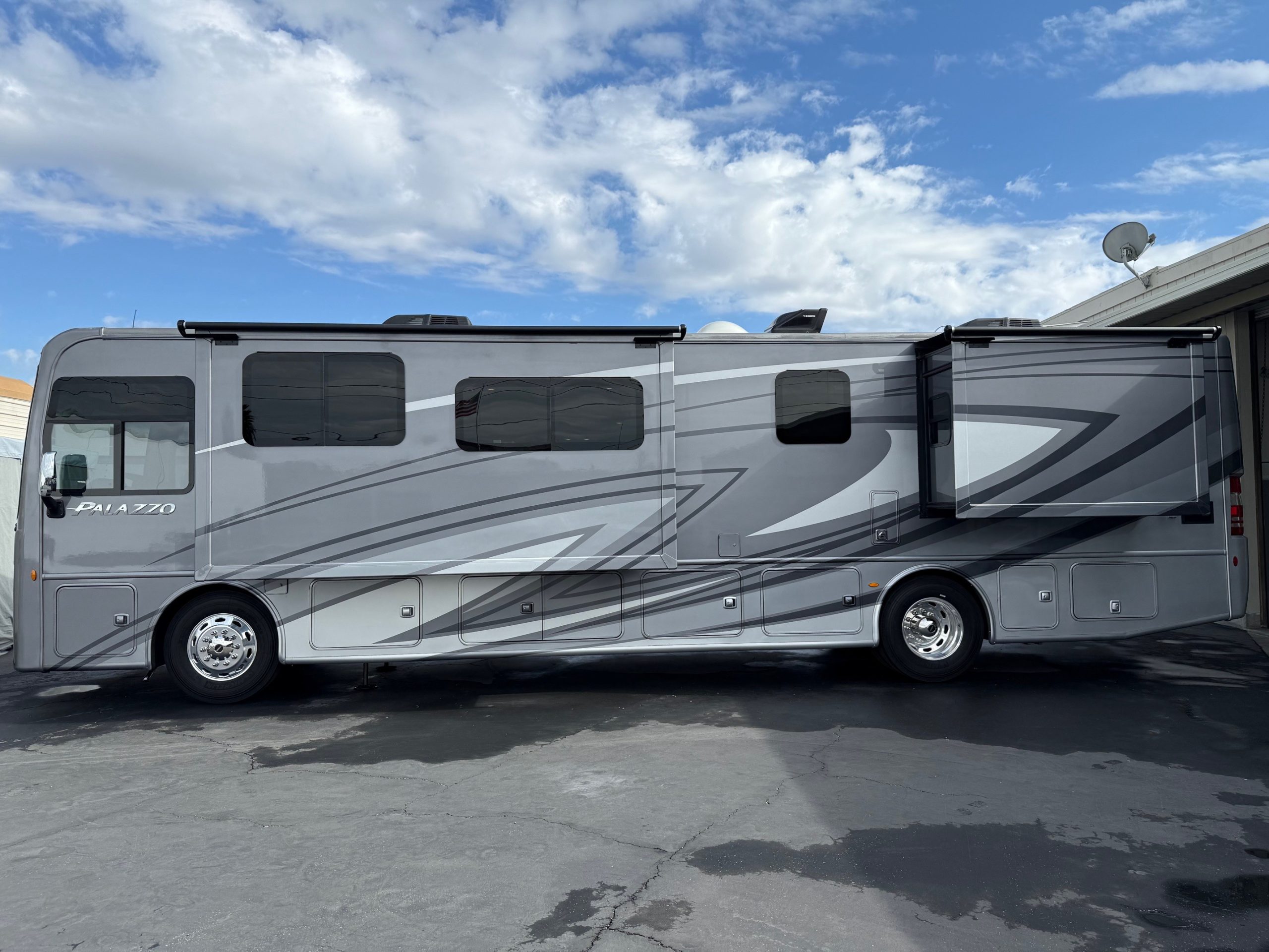 2023 Thor Palazzo 37.4 Immaculate! Motivated to Sell!*