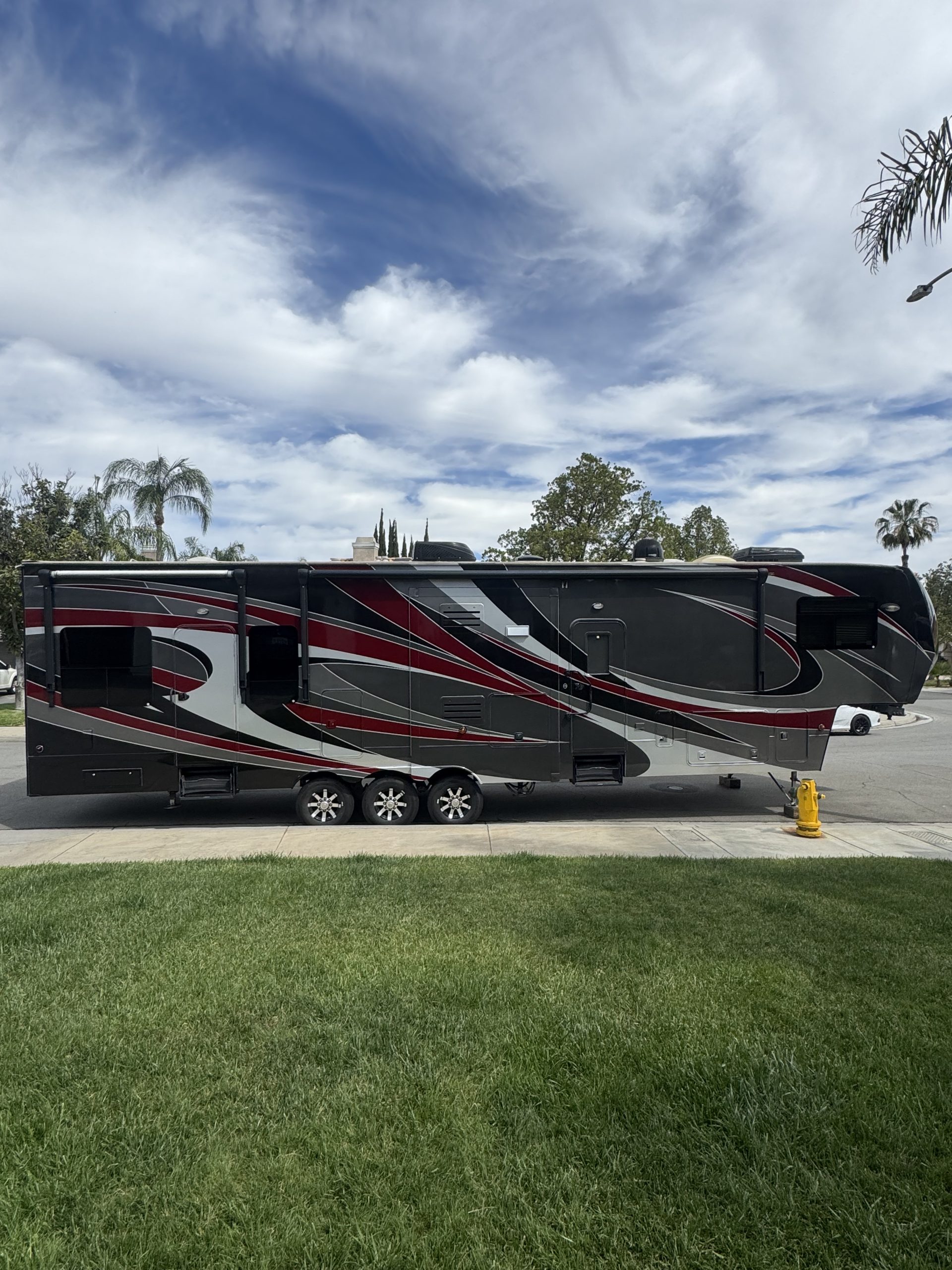 2014 Dutchman Voltage 3905*