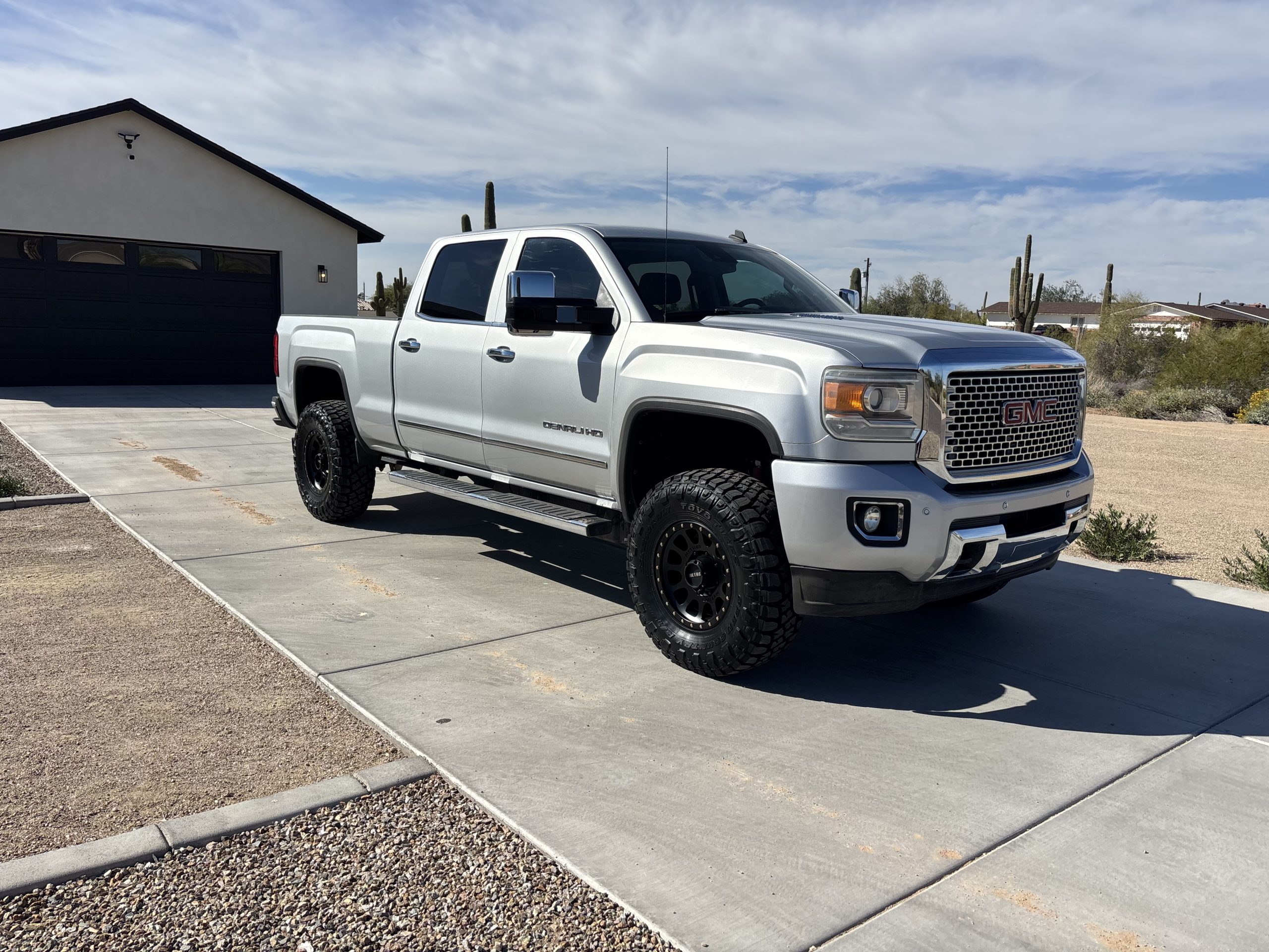 2015 GMC Denali Duramax LOW MILES*