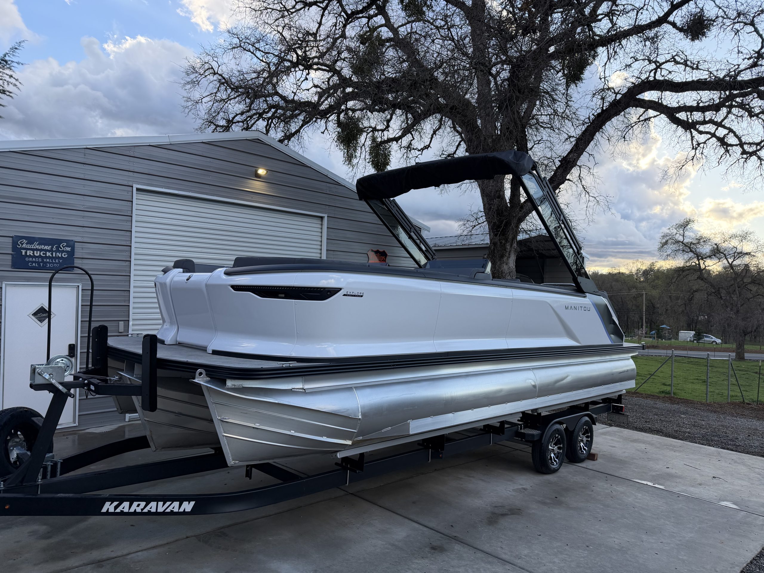 2024 Manitou Explore 24 Tritoon boat 300HP*