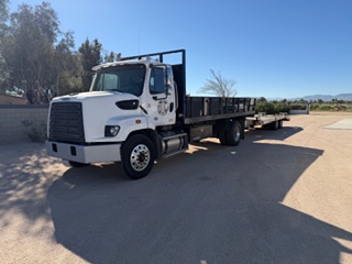 2017 108 SD Freightliner Dump Truck w/ equipment trailer*