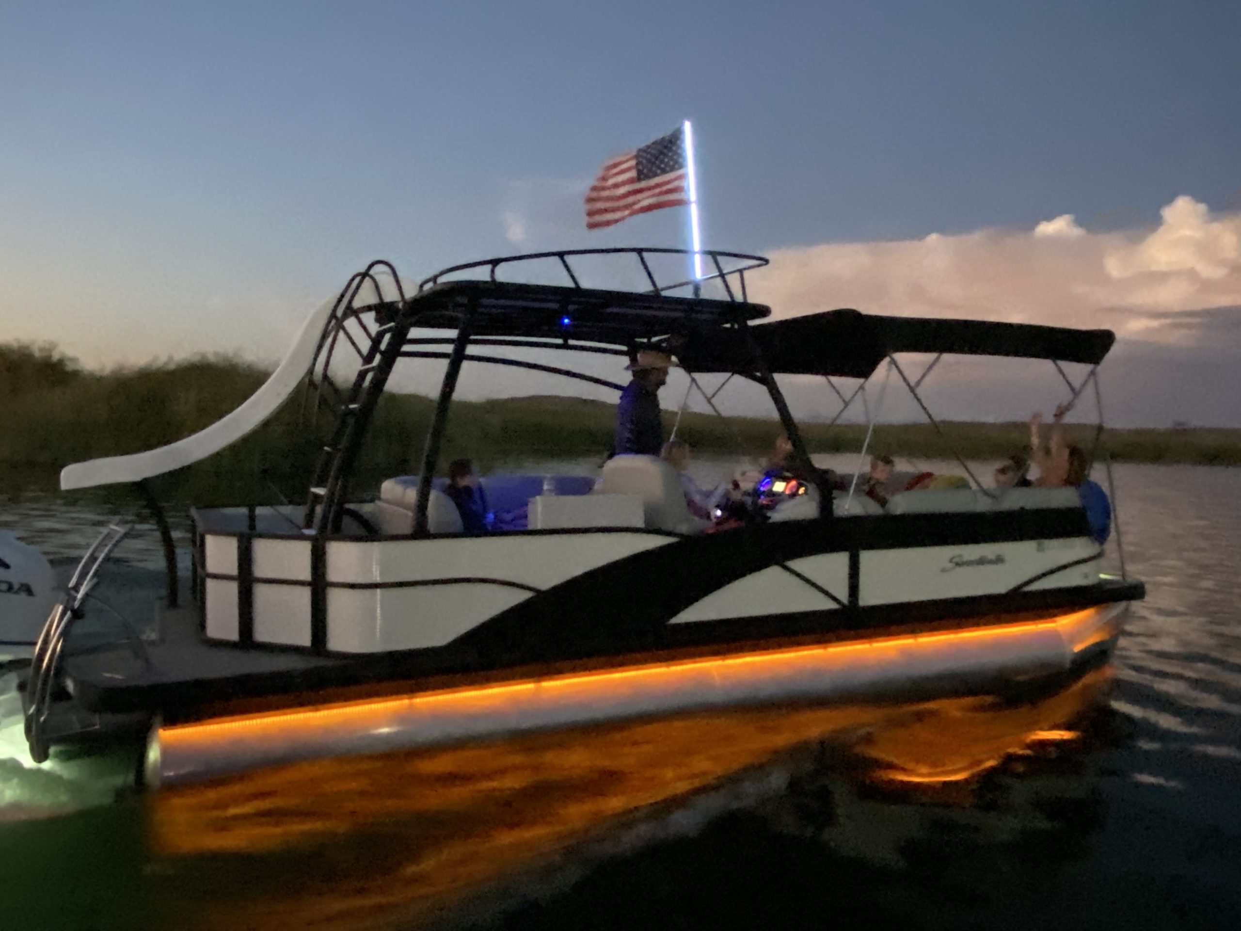 2018 Godfrey Tritoon 25′