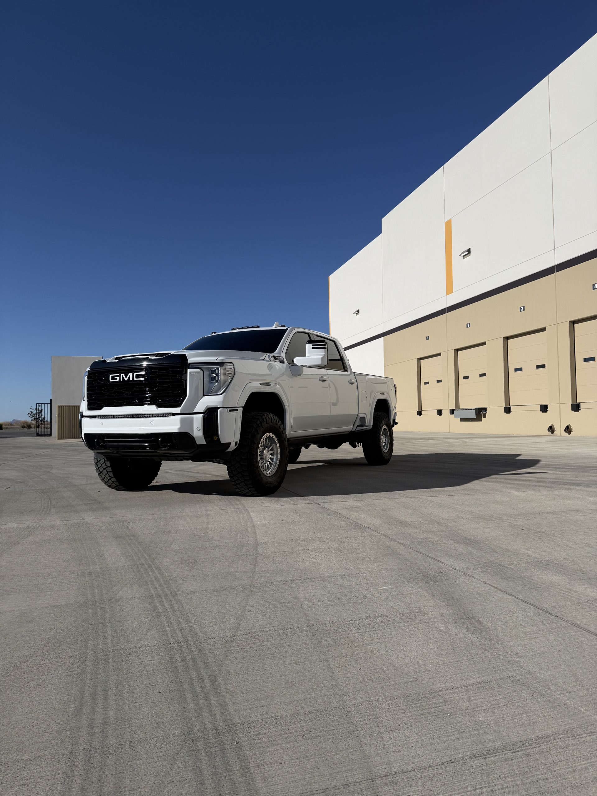 2025 GMC 2500 – 10K miles!*