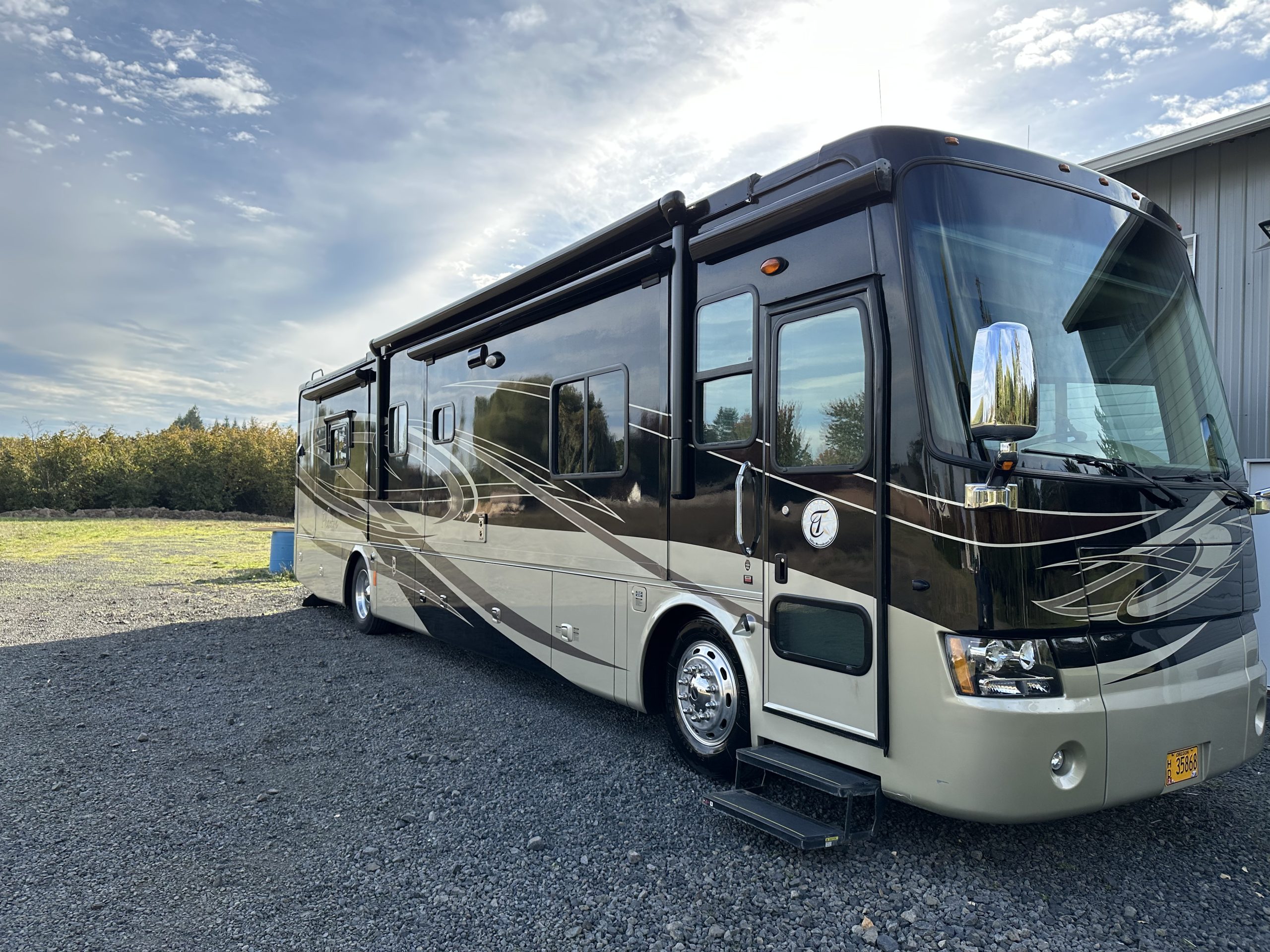 2009 Tiffin Phaeton QHB40*