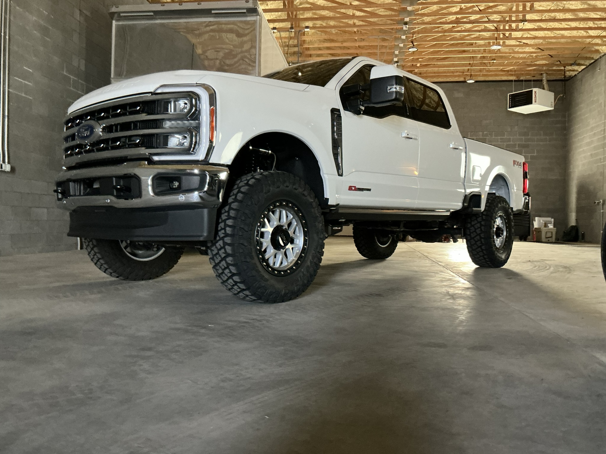Ford F-250 Lariat*